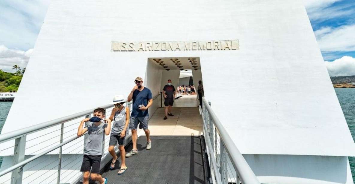 Oahu: Pearl Harbor Battleships Group Tour - First Stop: Pearl Harbor Visitor Center and Museums