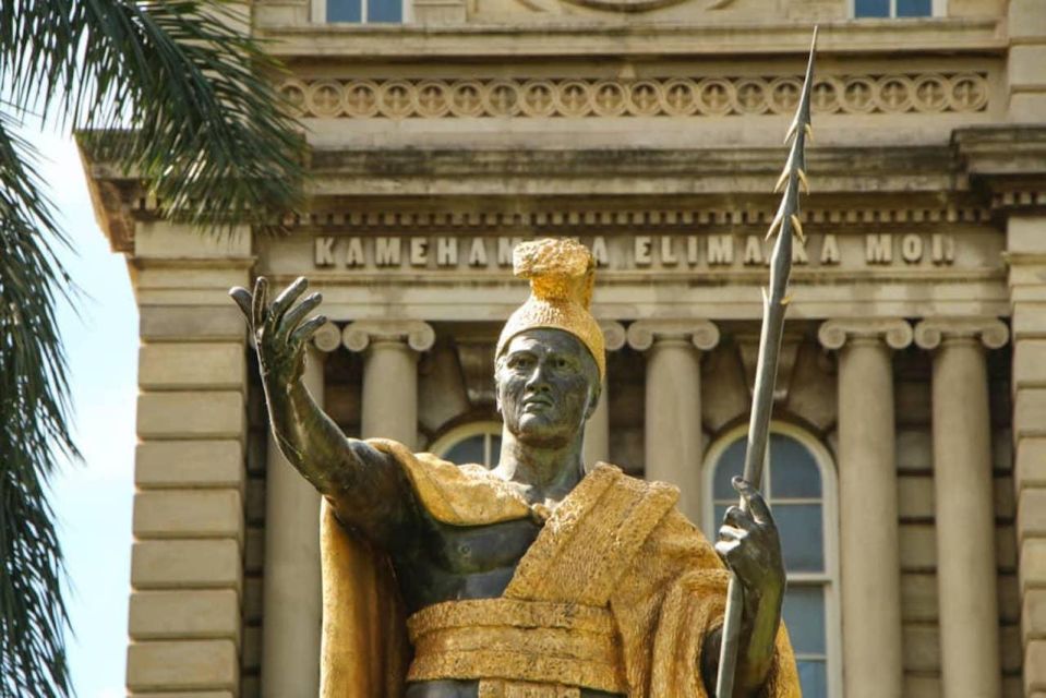 Oahu: Pearl Harbor Battleships Group Tour - Punchbowl Crater Photos and the King Kamehameha Statue Stop