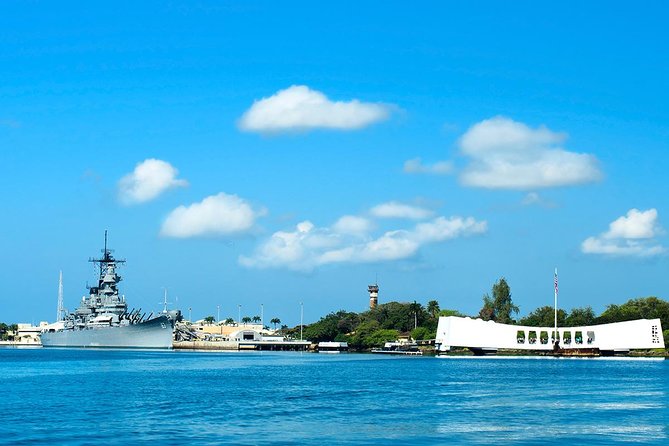 Oahu: Pearl Harbor USS Arizona Memorial - Pearl Harbor Visitor Center: Road to War and Attack