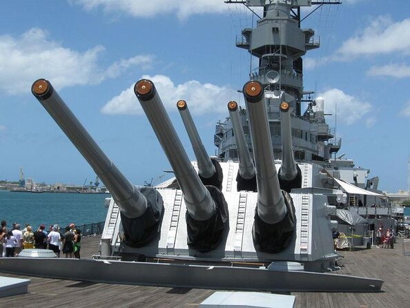 Oahu: Pearl Harbor USS Arizona Memorial & Battleship Missouri - Visitor’s Center film and briefing: why it matters