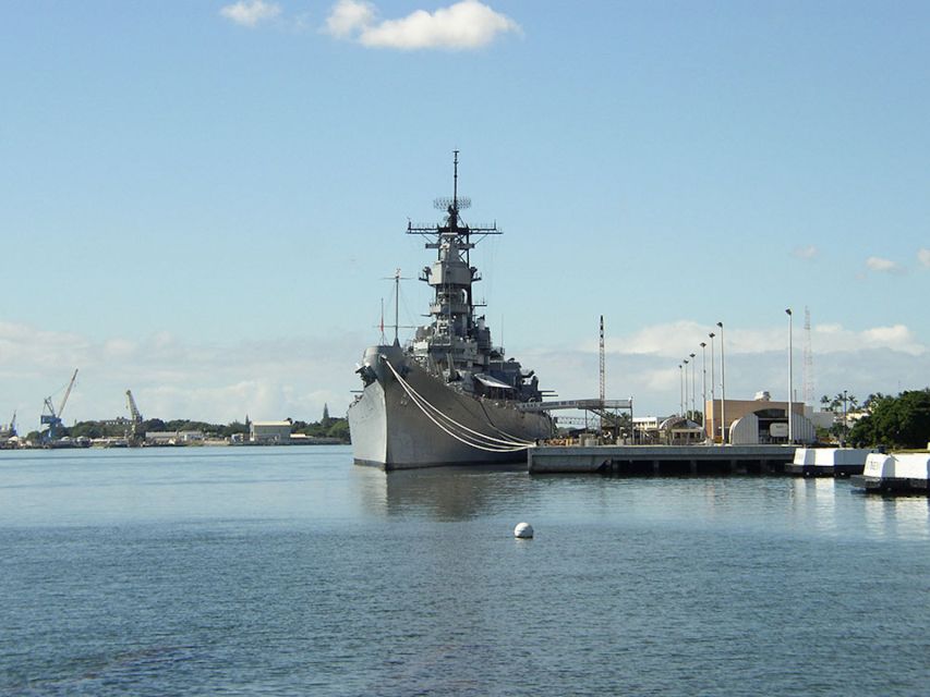 Oahu: Premium Missouri, Arizona & Top of the Tower Tour - Pearl Harbor Visitor Center: your orientation stop before the memorial