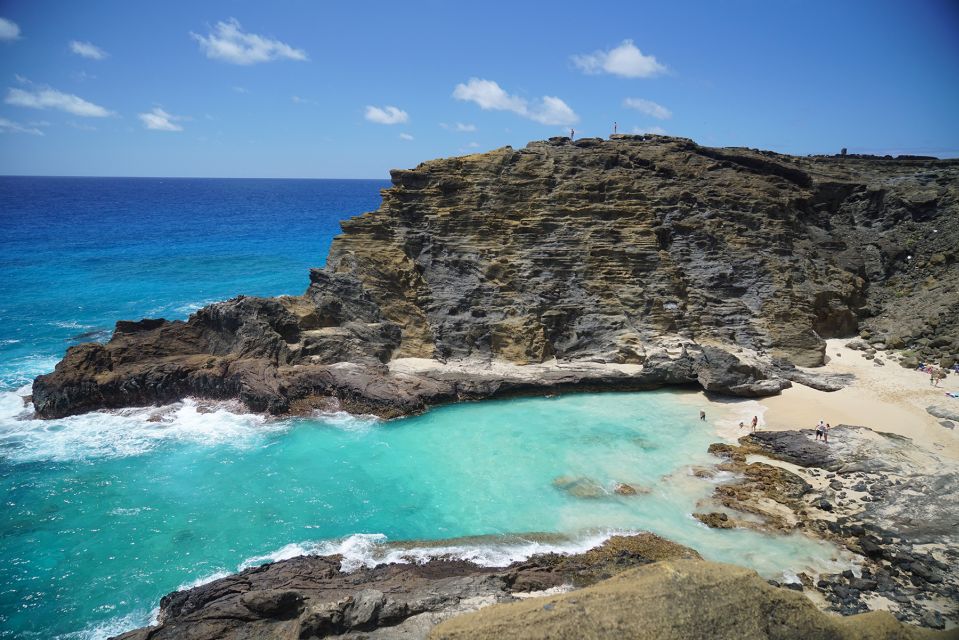Oahu: Private Best of Oahu Sightseeing Tour - East Oahu Stops: Sea Cliffs, Blowholes, Beaches, and Mountain Views