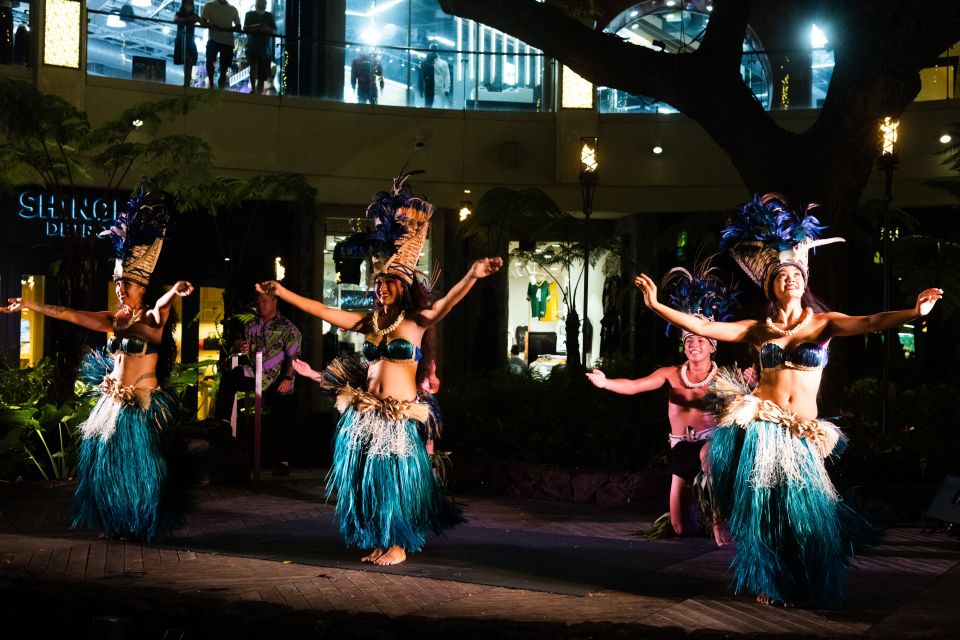 Oahu: Queens Waikiki Luau - Why this luau format fits Waikiki schedules