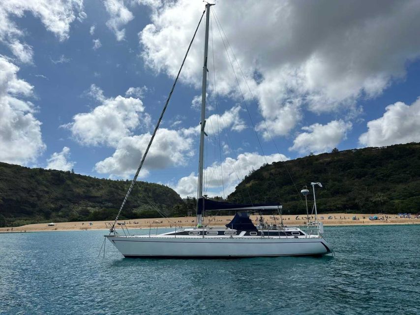 Oahu: Sunset sailing in small intimate groups - Entering the Small-Group World of Oahu Sunset Sailing
