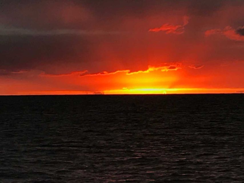 Oahu: Sunset sailing in small intimate groups - Captain Tony’s Stories, Plus Marine-Life Extras in Season