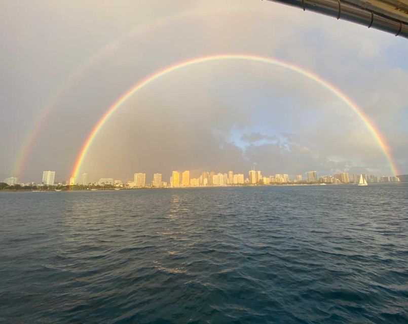 Oahu: Sunset sailing in small intimate groups - What to Wear and Bring for a Comfortable 2-Hour Sail