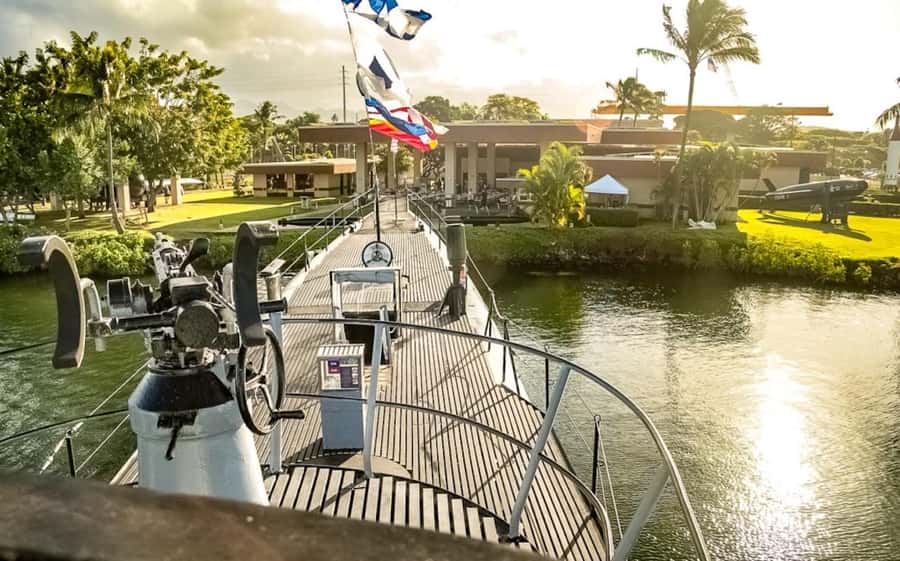 Oahu: The Complete Pearl Harbor Ticket - Starting at Pearl Harbor Visitor Center: the film that gives the day meaning