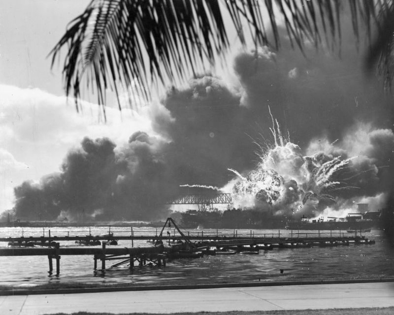 Oahu: USS Arizona Memorial Chief's Narrated Multimedia Tour - A 1-day Pearl Harbor plan built around a smartphone guide