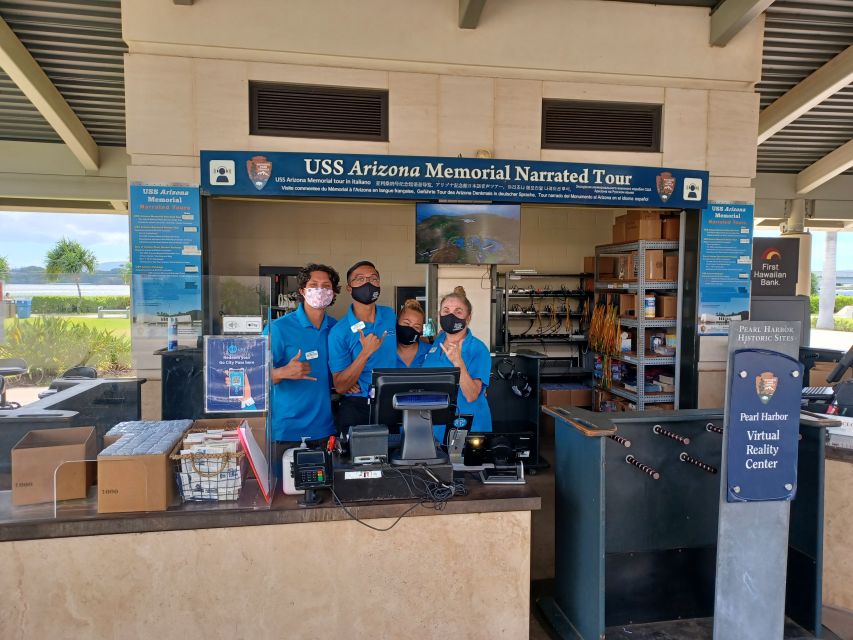 Oahu: USS Arizona Memorial Deluxe Tour - Where your day starts at the Pearl Harbor Visitor Center