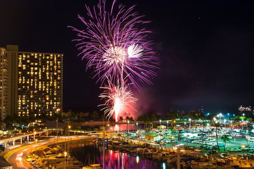 Oahu: Waikiki Friday Night Fireworks Catamaran (Wahine Koa) - Friday Night Fireworks From Sea Level (Not Beach Level)