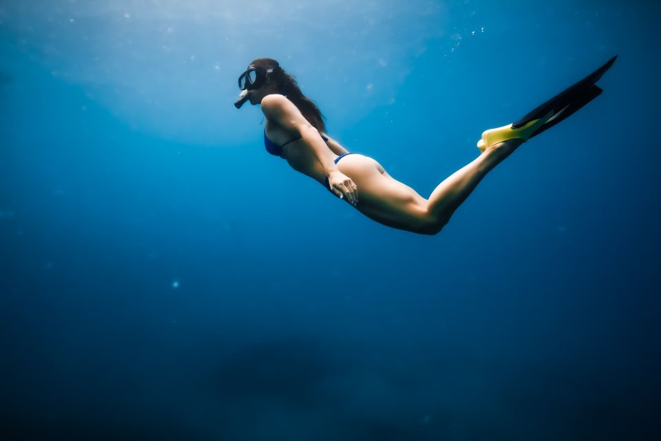 Oahu: Waikiki Turtle Snorkeling Adventure - Crew that actually helps: the small-tour feel matters
