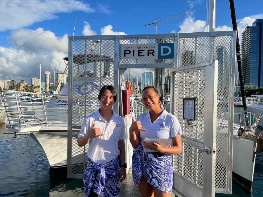 Oahu: Waikiki Whale Watching Tour-Donut and Coffee Included - Coffee, Local Snacks, and a Hula Show Finish