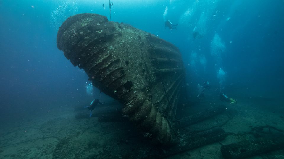 Oahu: Wreck & Reef Scuba Dive for Certified Divers - 3 Hours on the Water: Boat Comfort and How the Day Flows