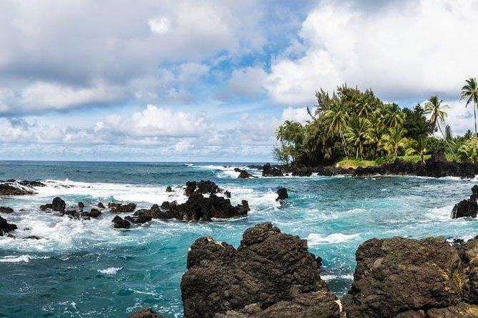 One Day Heavenly Hana Tour: Island Hopping from Oahu to Maui - Oahu to Maui in one long, guided day