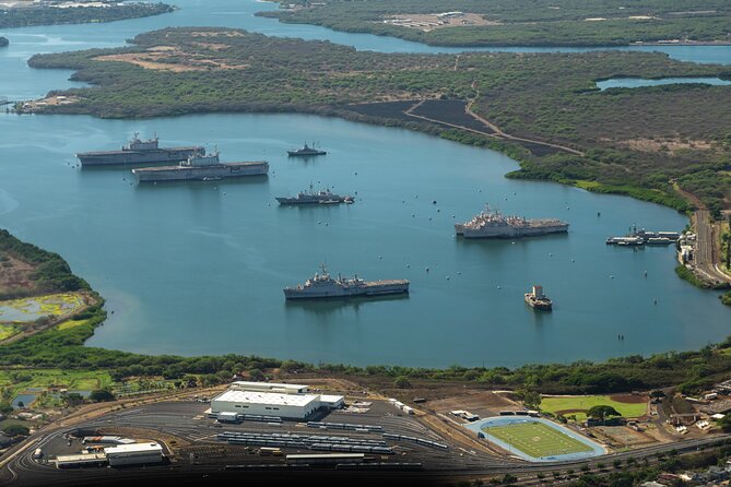 Private 60 Minutes Helicopter Tour in Honolulu - Upcountry and the interior: roads, stadiums, and big intersections