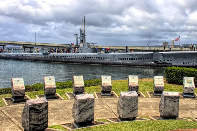 Private "Limousine" USS Arizona Memorial & Cultural Honolulu Tour - Private group up to 6: who this tour suits best