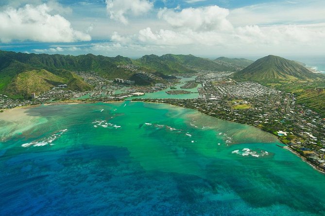 Private Oʻahu Helicopter Experience: All Window Seats - Pearl Harbor and the North Shore surf breaks: big sights, meaningful scale