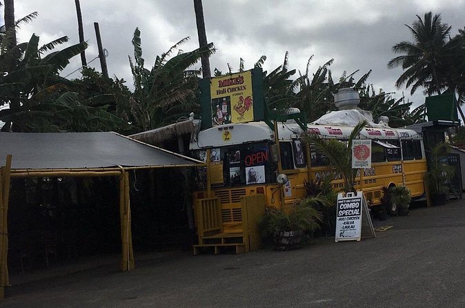 Private Pearl Harbor & North Shore tour (Se habla Español) - North Shore lunch at the food truck court: where the fun really happens