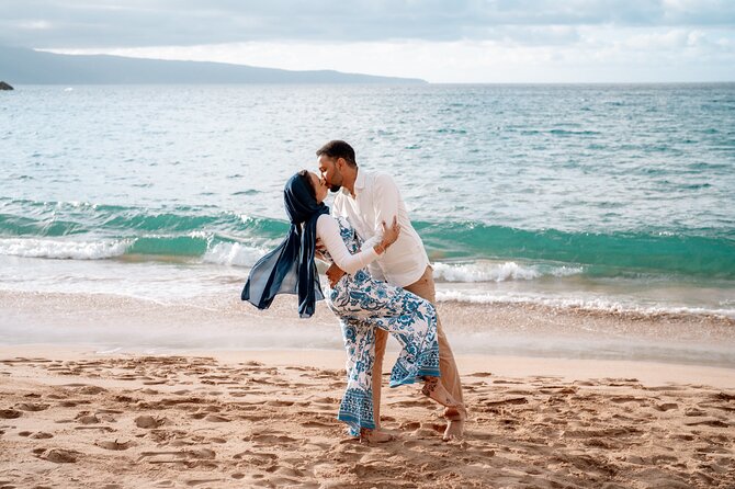 Private Professional Vacation Photoshoot in Honolulu - Couples, proposals, and special moments