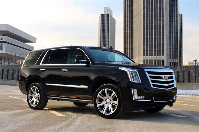 Private Transfer: Honolulu Airport HNL to Honolulu in Luxury SUV - Flight Tracking and 60 Minutes of Free Waiting