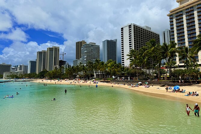Private Walking Food Tour in Honolulu With Secret Food Tours - Stella’s guiding style: history, food, and practical local tips