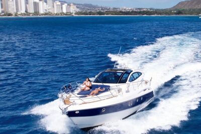 Private Yacht Charter - The 2-hour cruise flow: East Oahu scenery, then a real snorkel stop