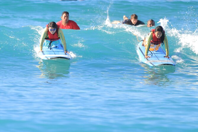 Semi-Private Surf Lesson for 2 or 3 people on Waikiki Beach - Big Wave Dave Surf and Coffee: meeting point and getting ready fast