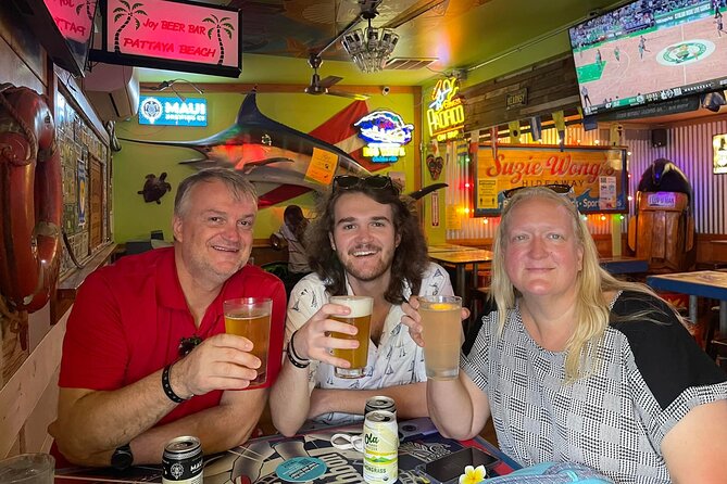 Sips & Secrets of Hawaii Pub Crawl - Where the tour starts in Honolulu (and how to plan your timing)