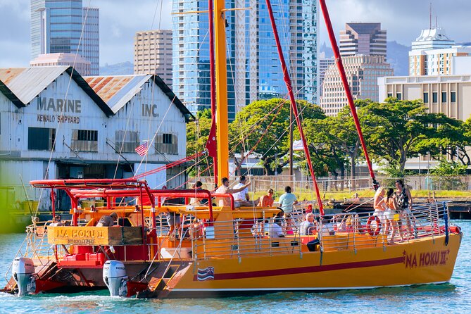 South Shore Open Sail from Kewalo Harbor Including Drinks - Photo Ops and Crew Service: When Help Arrives Before You Ask