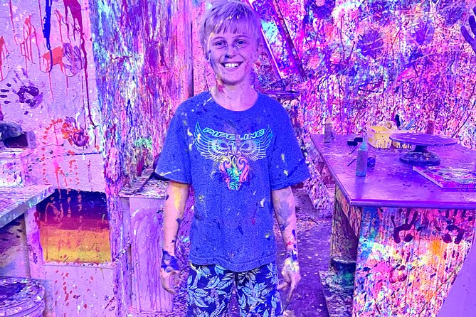 Splatter Art Paint Studio Experience in Hawaii - Practical Tips for Wearing, Packing, and Staying Comfortable