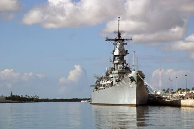Stars and Stripes Tour: Pearl Harbor and Battleship Missouri - USS Arizona Memorial: the movie-and-boat structure makes it hit