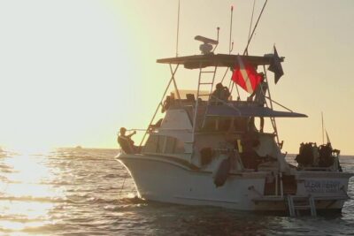 Sunset Cruise along Waikiki Coastline - The small-charter advantage with Ocean Therapy Charters (max 6)
