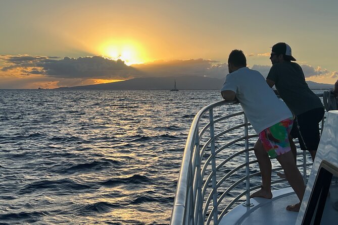 Sunset Cruise Waikiki - Golden Hour Cocktail Cruise - Stop 1: Diamond Head Lighthouse from the water
