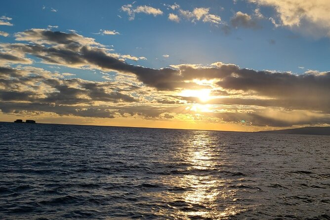 Sunset Dinner Cruise in Honolulu, Hawaii - Diamond Head Lighthouse: The Landmark Moment