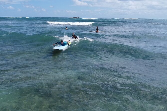 Surf Lesson in Haleiwa - Lesson sizes: private (1), semi-private (2), and small groups (3–4)