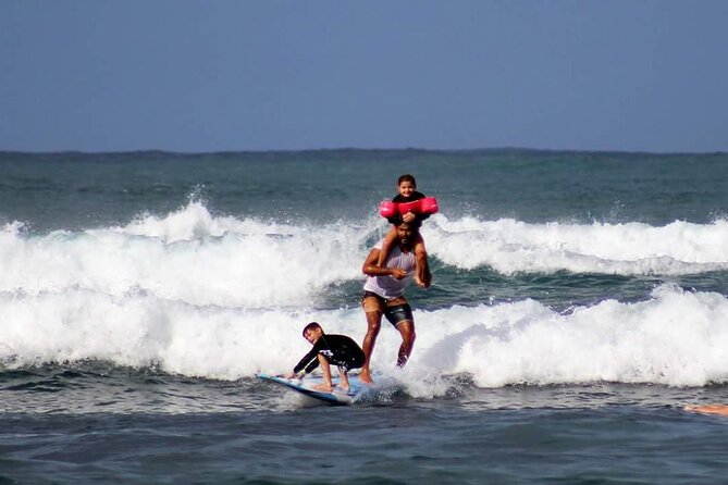 Surf Lessons on the North Shore Great for Families and all Ages - Small groups, big attention: what safety and coaching feel like