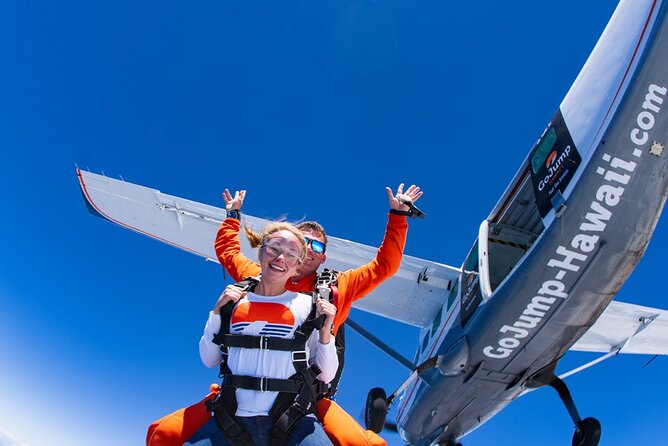 Tandem Skydiving with GoJump in Hawaii - How the day flows: from Waikiki pickup to landing