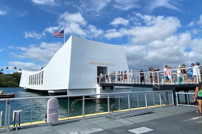 Tribute to Pearl Harbor Arizona Memorial Tour - Waikiki pickup: getting oriented before you arrive