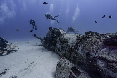 Two Tank Wreck and Drift Dive in Oahu - Meeting Island Divers Hawaii at 7:30 am (and keeping logistics simple)