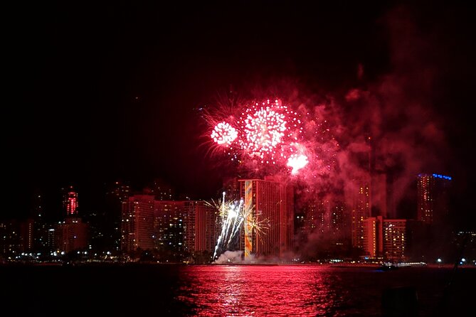 Waikiki Beach Catamaran Friday Night Fireworks Tour - What makes this sail special (and why it’s worth considering)