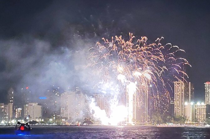 Waikiki Beach Catamaran Friday Night Fireworks Tour - What you get onboard: BYOB without the glass problem