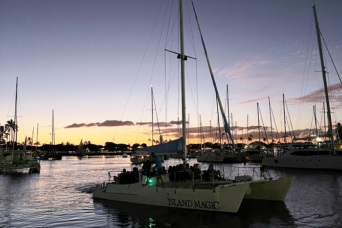 Waikiki Beach Catamaran Friday Night Fireworks Tour - The 6:45 pm schedule: how the timing works