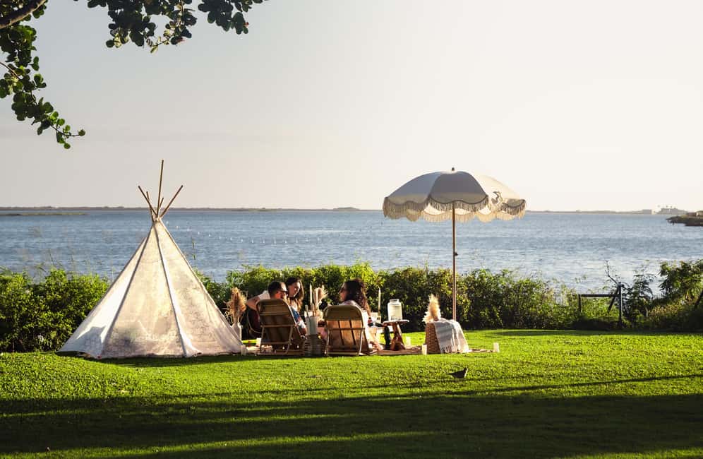 Waikiki : Beach Picnic with Professional Photography! - Pupus and charcuterie: local ingredients, not generic board vibes