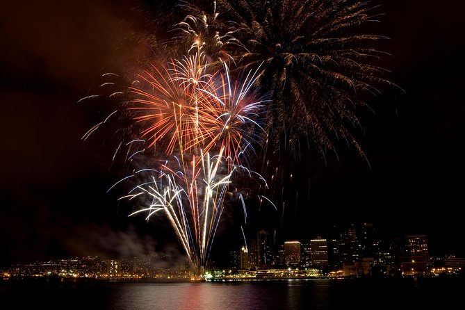 Waikiki Fireworks Dinner Cruise: Sail & Sparkle on Friday Nights - Key Things I’d Pay Attention To