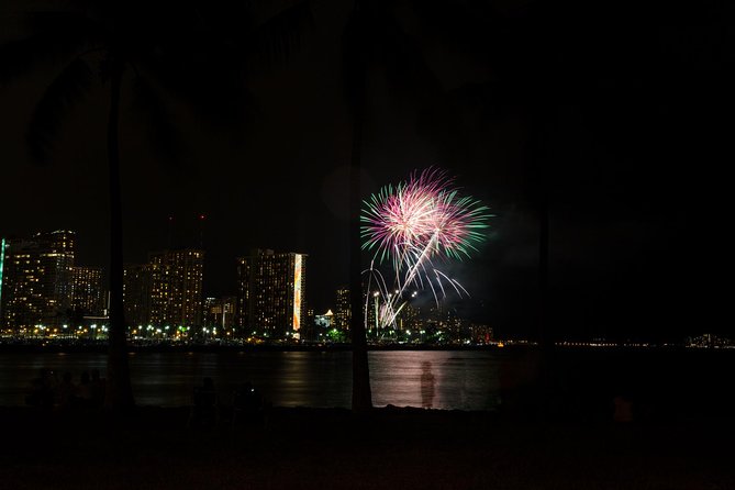 Waikiki Fireworks Dinner Cruise: Sail & Sparkle on Friday Nights - The Boarding Reality at Ala Moana (And How Not to Stress)