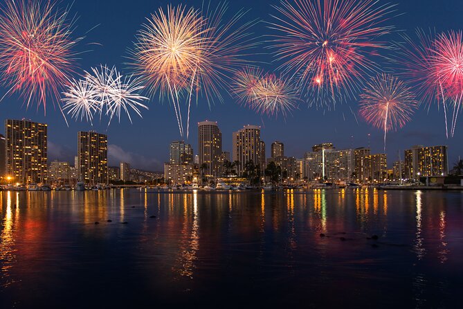 Waikiki Friday Firework Catamaran Tour - Who this Waikiki fireworks catamaran tour is best for