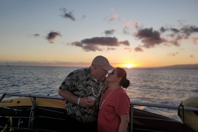 Waikiki Friday Firework Catamaran Tour - Potential hiccups to plan for: rain, seas, and a hard stop at boarding