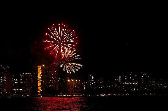Waikiki Friday Fireworks Boat Cruise from Oahu - Crew and vibe: what you should expect from the human side