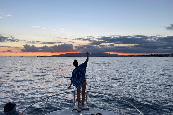 Waikiki Friday Night Fireworks Boat Cruise - A Small Boat Fireworks Plan That Feels Less Like a Ticket, More Like a Night Out