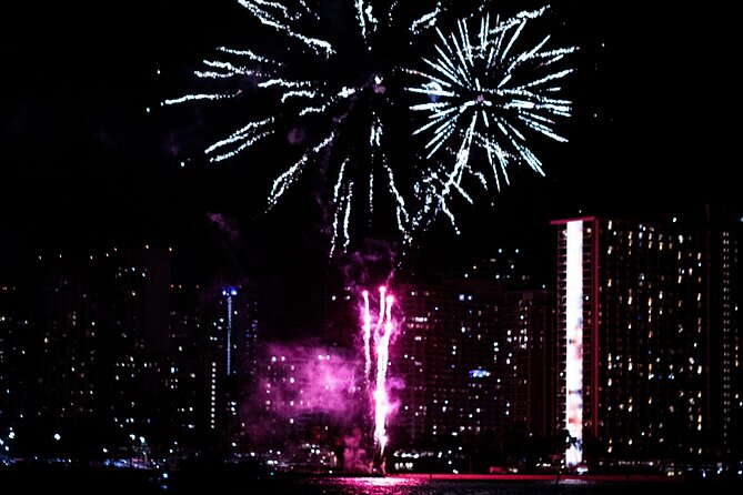 Waikiki Friday Night Fireworks Cruise + Fireworks Festival 3/15 - Why a Waikiki fireworks cruise feels like a better plan than the beach